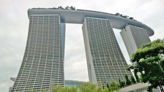 the 3 towers of Marina Bay Sands hotel