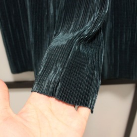 inner seam as the only seam on the sides and selvedge as the hem.